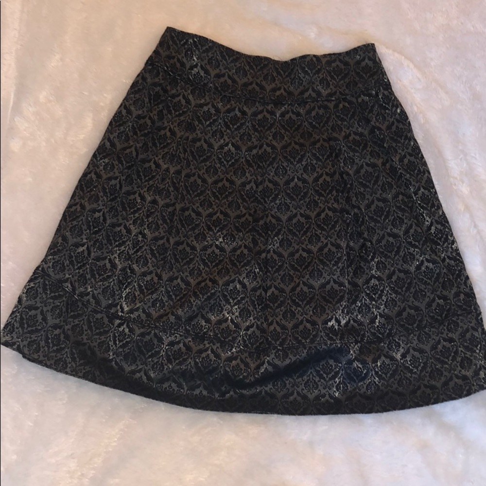 Chenault  skirt size 12 black and gold color